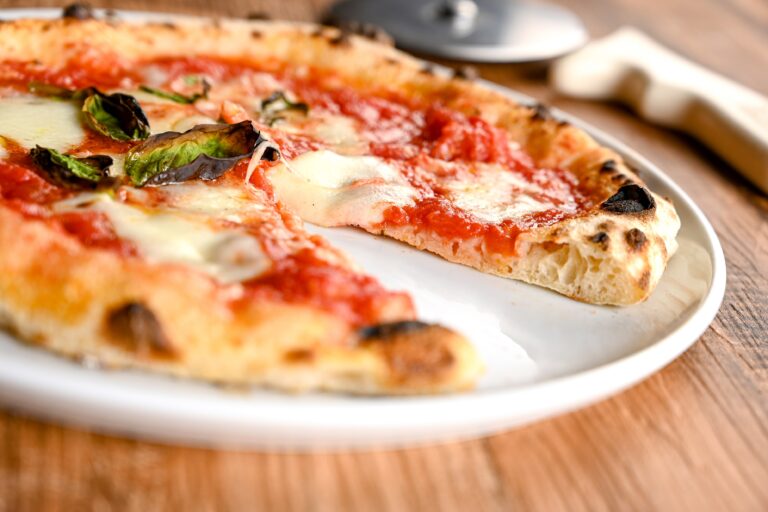 レストランの本格ピッツアをご自宅で。ぶどうの木の冷凍ピッツァがおうちパーティで大活躍！