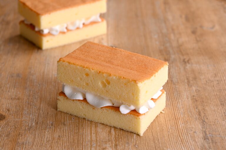 トレンドアイテムもぶどうの木で！「もちっとカステラサンド」で楽しむスポンジと生クリームのマリアージュ。６/1発売