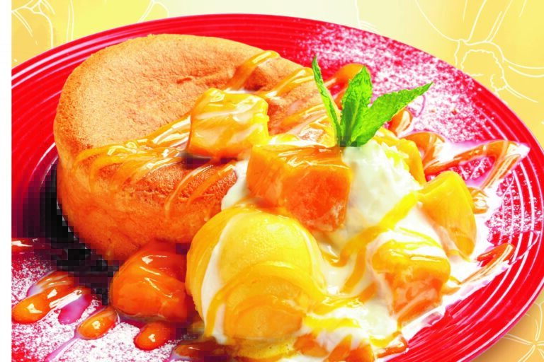 人気のふんわりパンケーキもマンゴーづくし！「マンゴー&ヨーグルトのパンケーキ」発売しました。