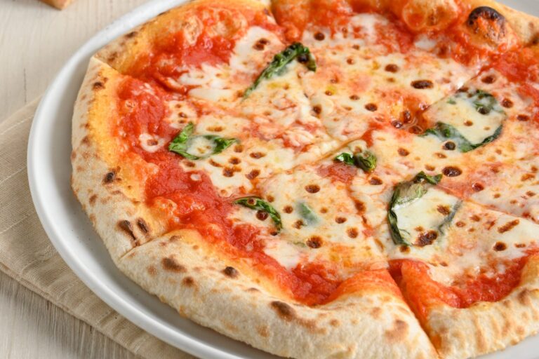 美味しいピッツアでスポーツ観戦、「冷凍ピッツア3枚セット」が今夏のおうち時間をアツくする！