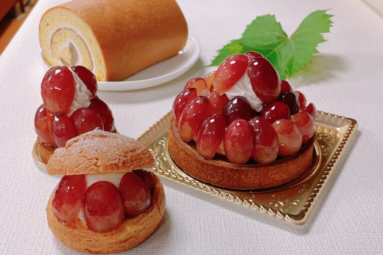 雨で実が割れた高級ぶどうを救え！「かわいそうなリザマート」のケーキフェア 開催します