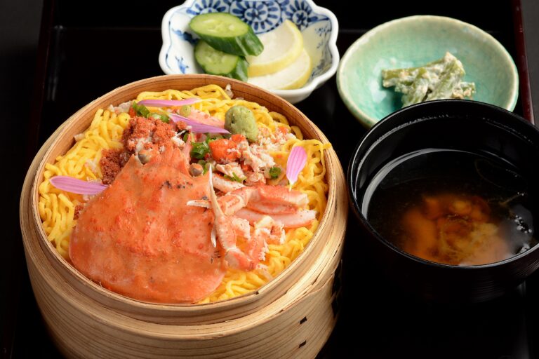 カニ解禁 第２弾！和で楽しむ香箱の美味、「金沢おでん」&「蒸し御飯」で勝負！／ゆげや萬久